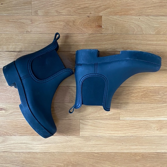 Jeffrey Campbell Rain-Storm Platform Chelsea Boot- Size 9 - Picture 2 of 4